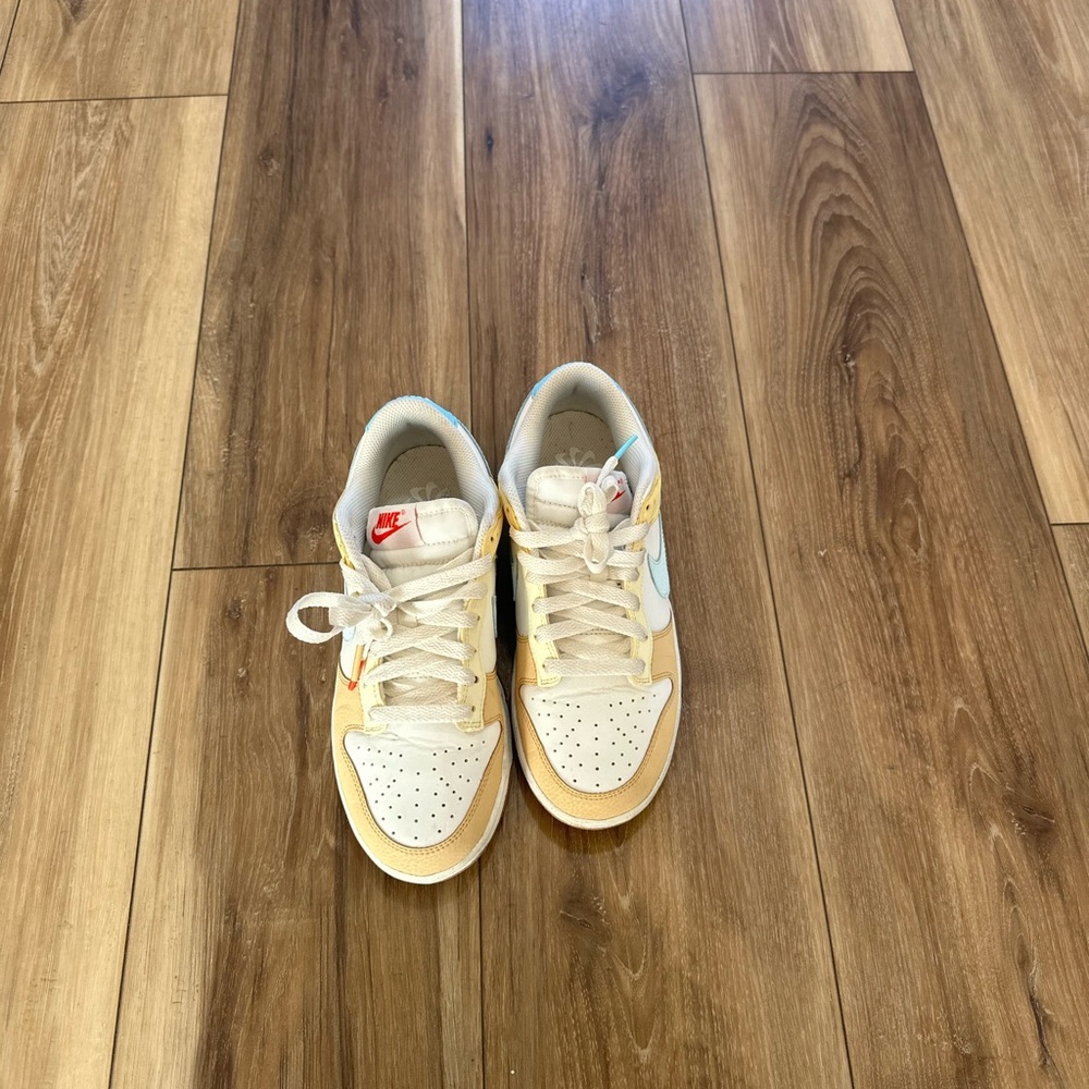 Nike women’s Dunk Low next nature soft yellow Sneakers size 7.5 - Picture 3 of 7